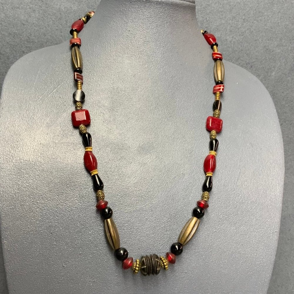 Retro BoHo Necklace Red Black Fluted Gold